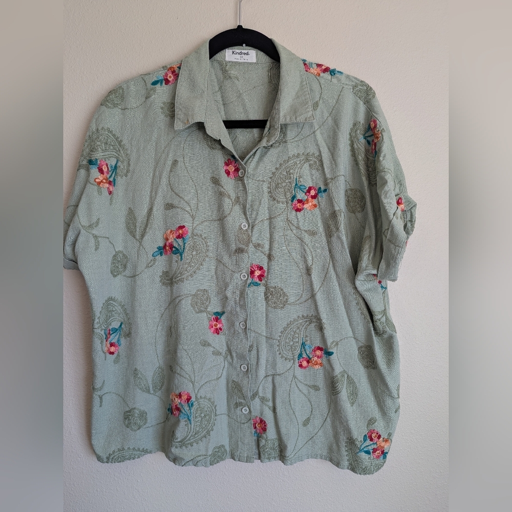 Kindred Light Green Embroidered Blouse Size XL